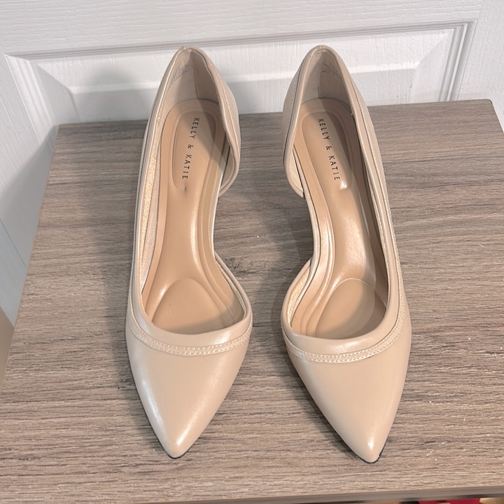 KELLY&KATIE SHENNA PUMP IN CREAM SANDY COLOUR padded insole size 8M